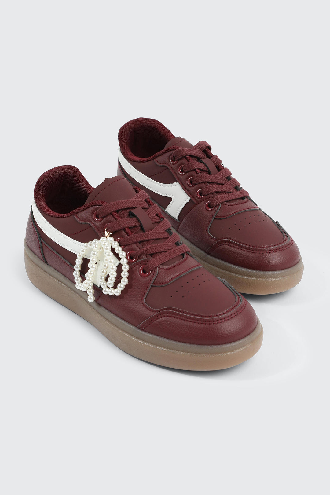 Espadrilles à détail de boucle perlée