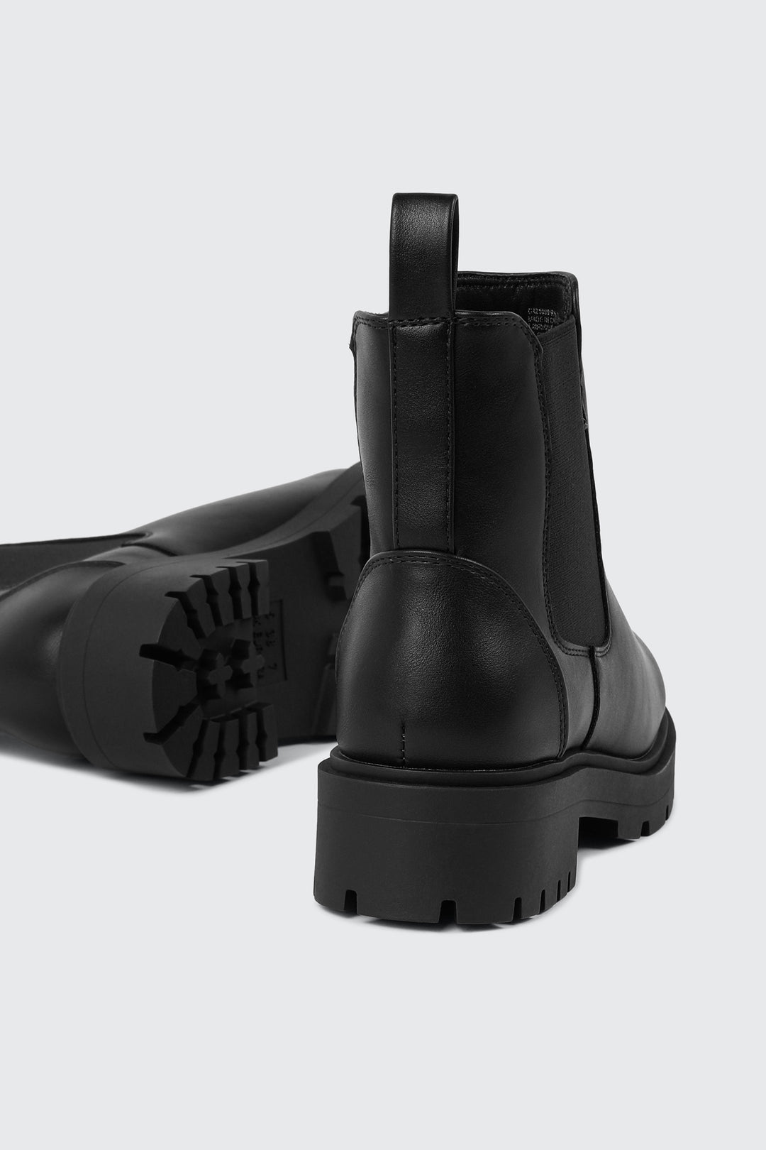 Round Toe Chelsea Boots