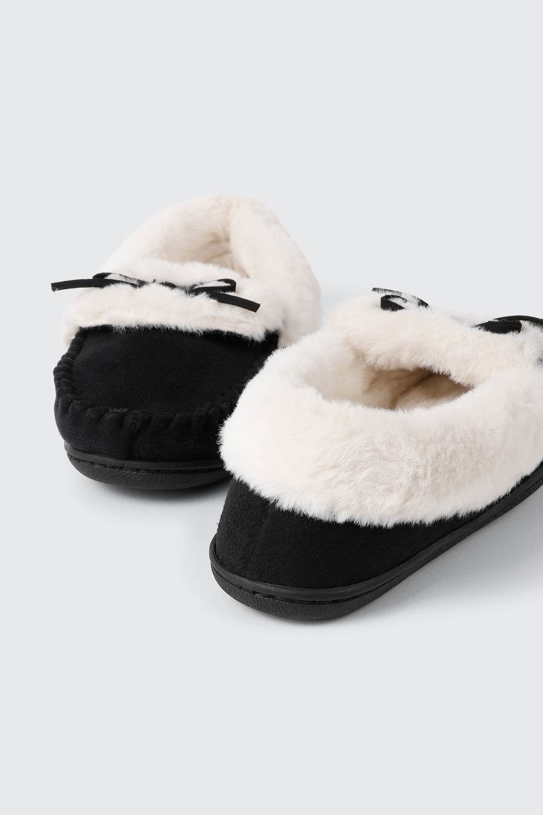 Pantoufles style mocassin en faux suède