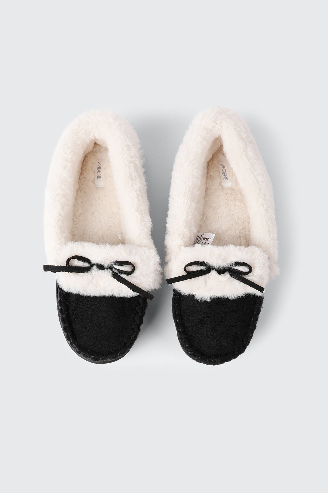Pantoufles style mocassin en faux suède