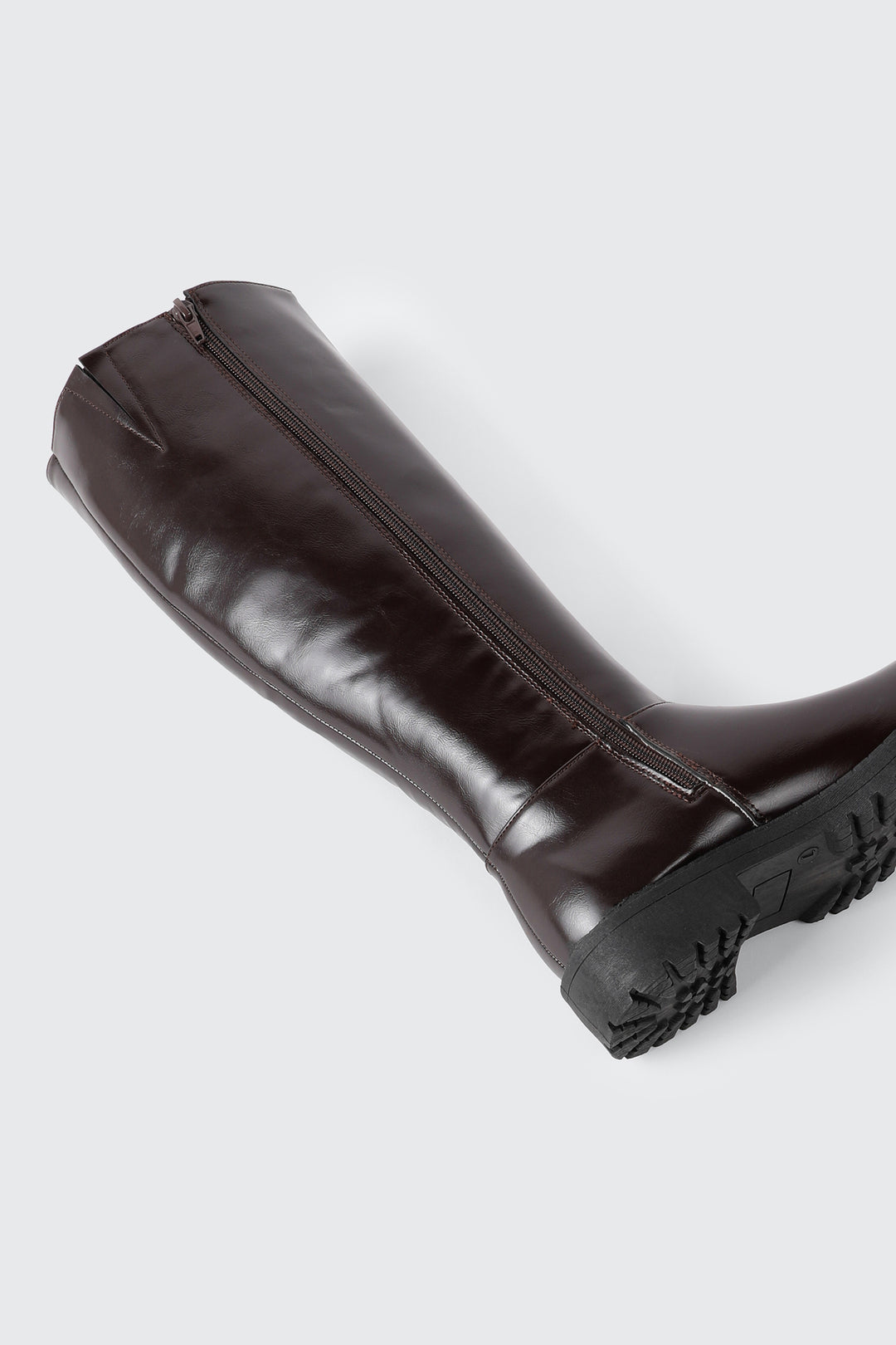 Bottes hautes à semelle crantée