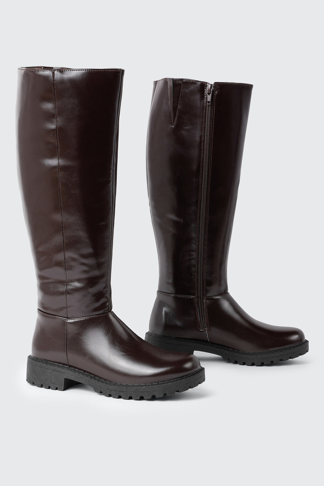 Bottes hautes à semelle crantée