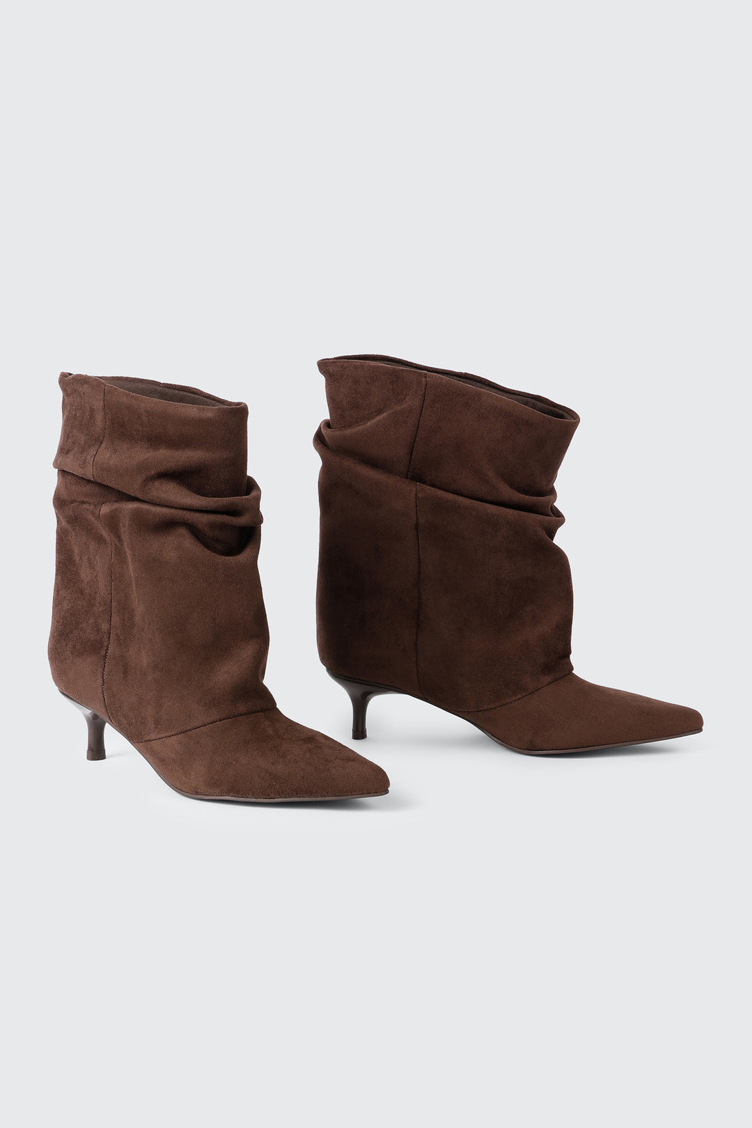 Bottes à bout pointu et talon bas