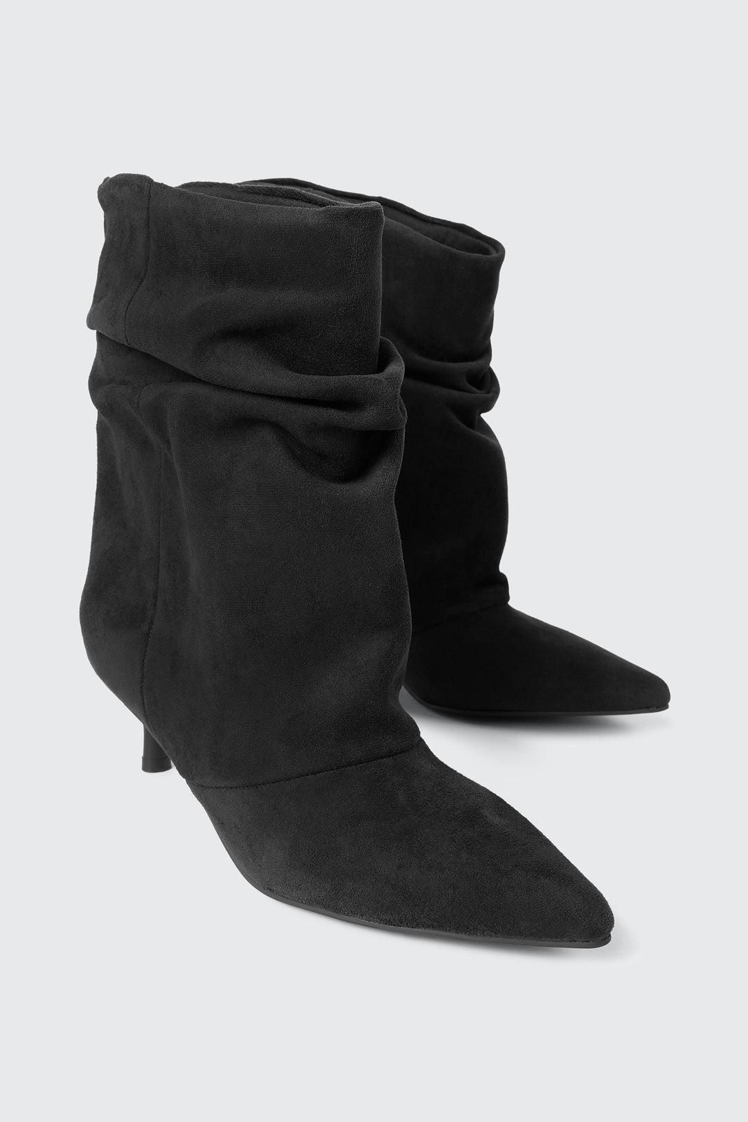 Bottes à bout pointu et talon bas