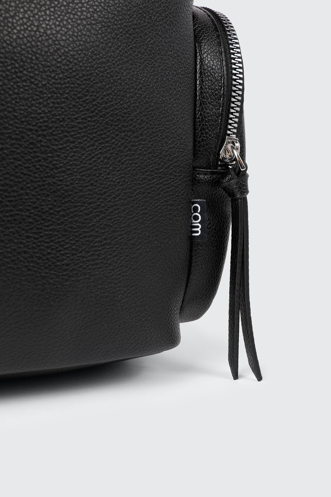 camactive™ Multi Pocket Shoulder Bag