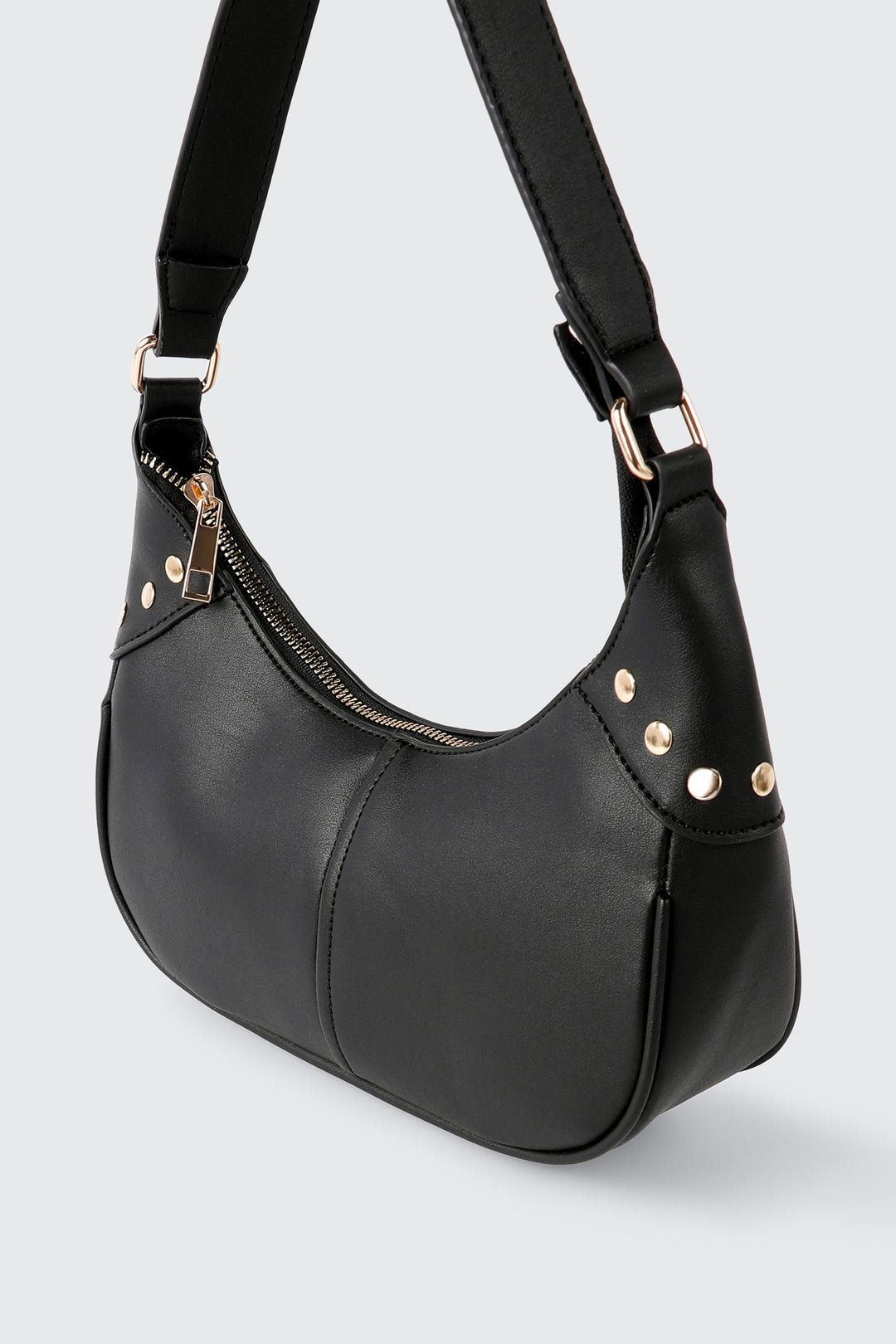 Sac d’épaule clouté en faux cuir | Ardene