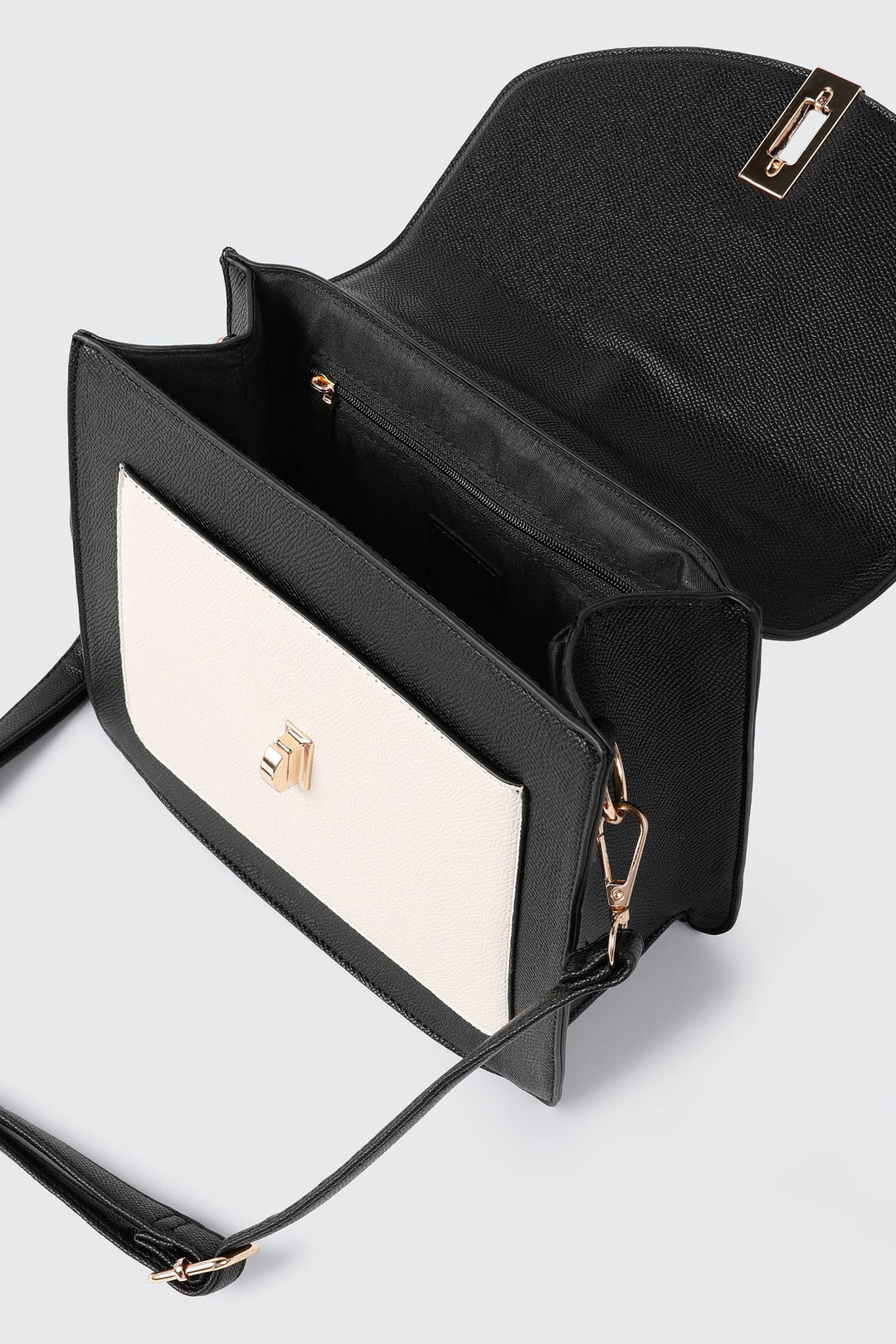 Sac à main en faux cuir avec foulard