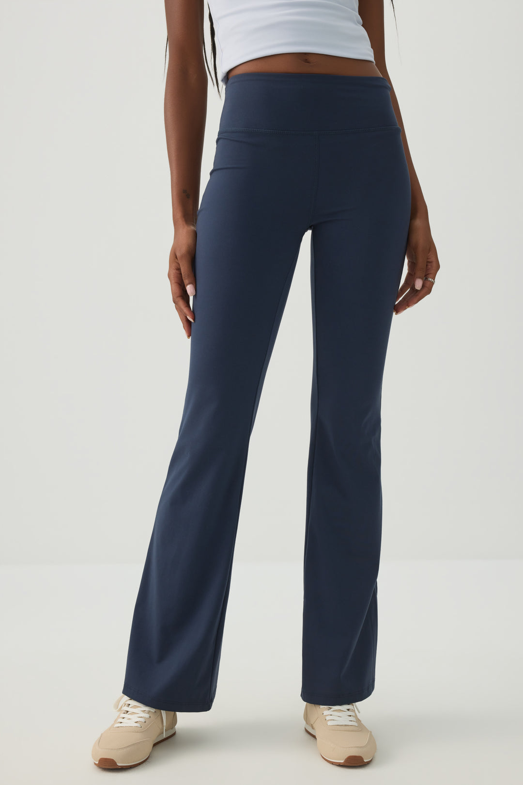 MADESOFT™ Sculpt Flared Leggings