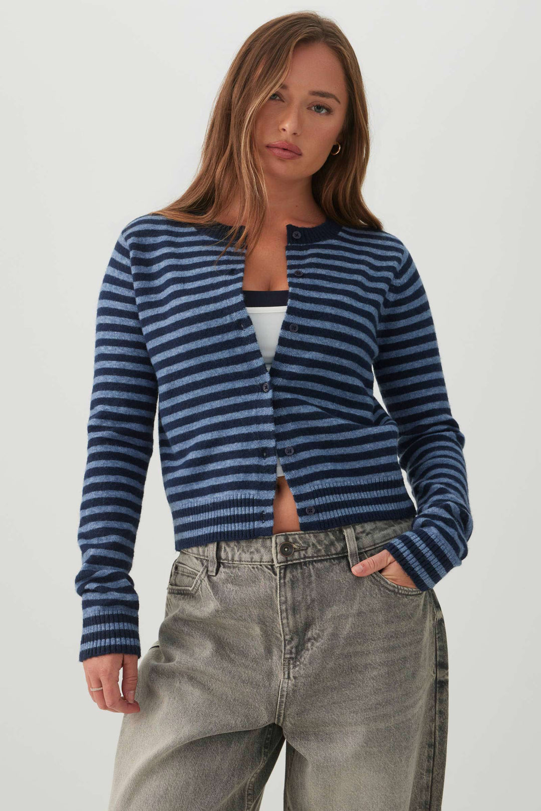 Cardigan court boutonné en mélange de laine